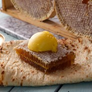 Yüksek Rakım Karakovan Kars Petek Balı - Kaşarcızade