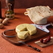 Şirden Mayalı Çörek Otlu Göbek Kaşar Peyniri Kaşarcızade